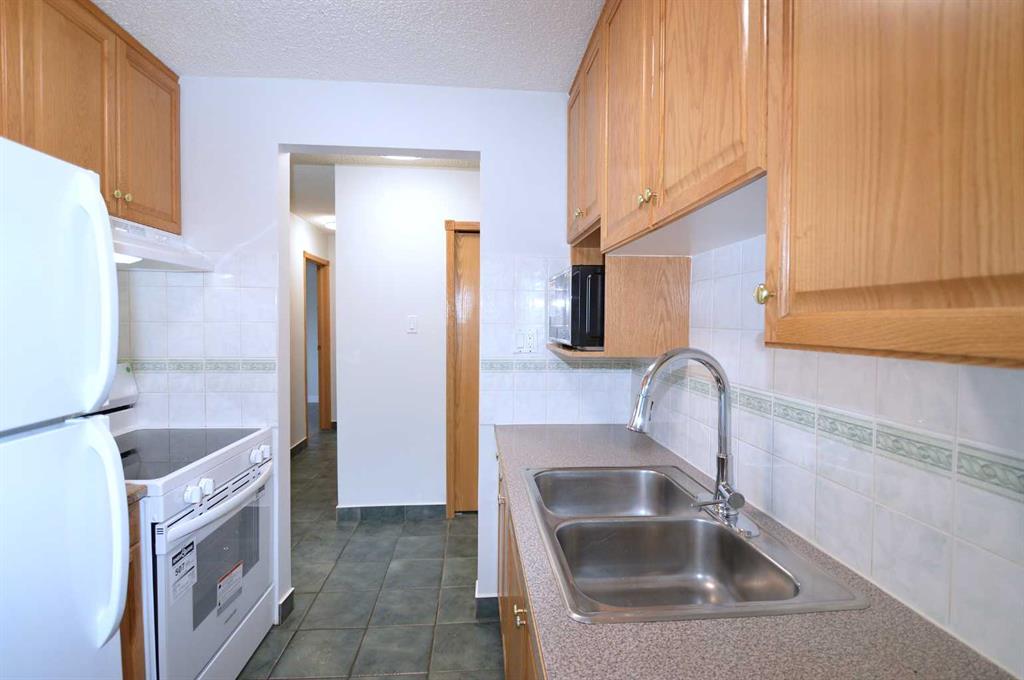 635 56 Avenue SW #303 photo 2