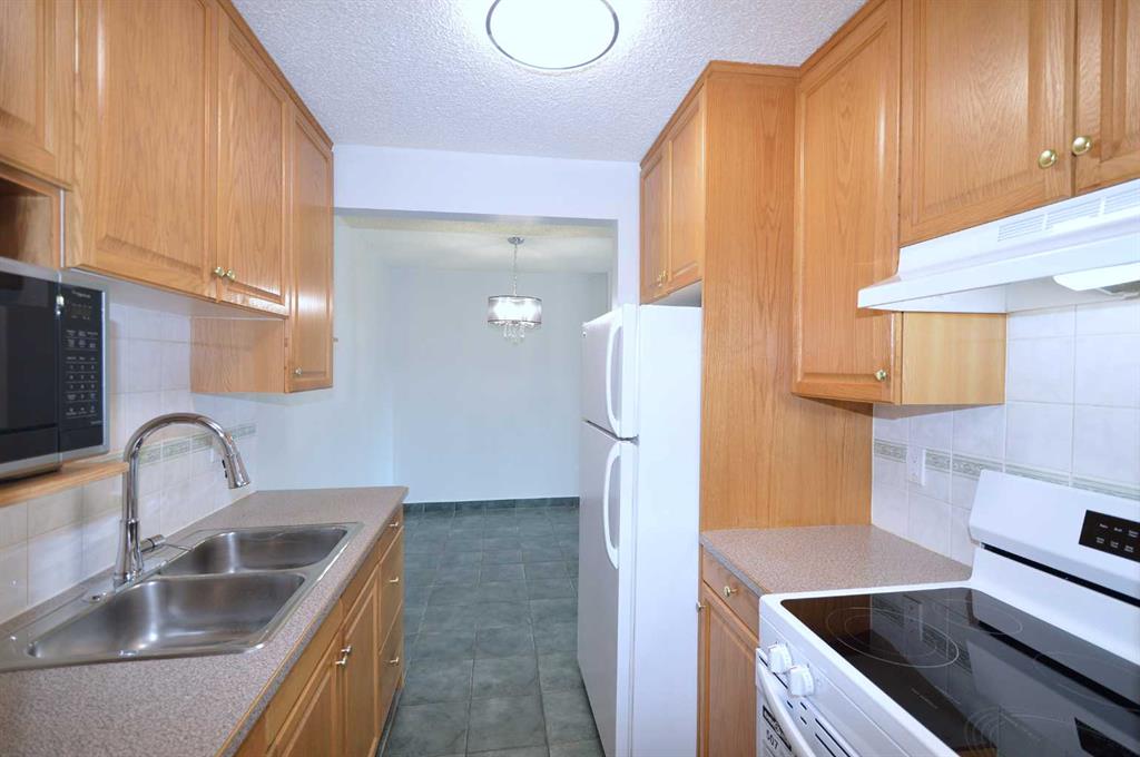 635 56 Avenue SW #303 photo 3