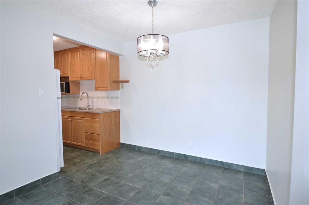 635 56 Avenue SW #303 photo 4