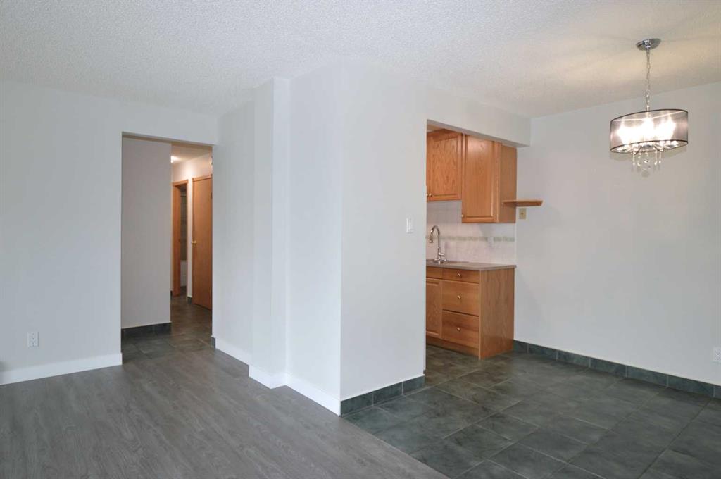 635 56 Avenue SW #303 photo 5