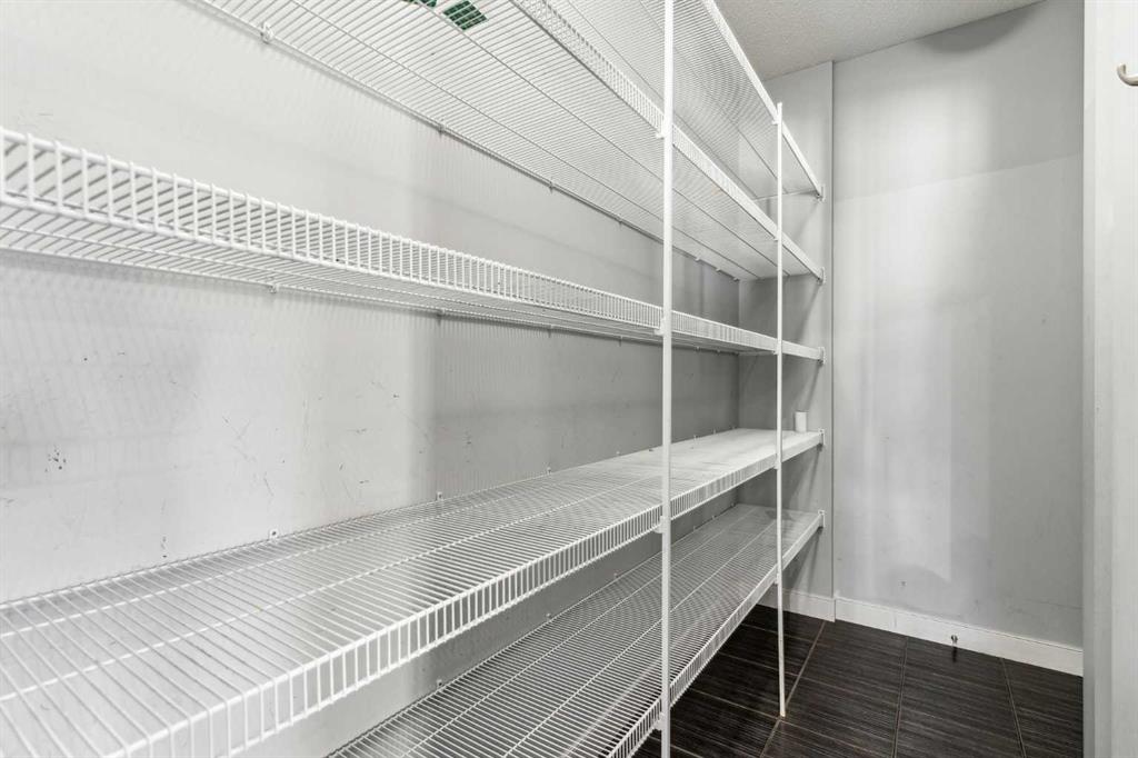 325 Evanspark Gardens NW photo 5