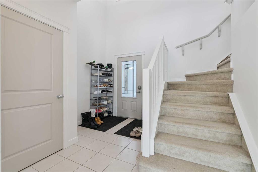 47 Everbrook Crescent SW photo 4