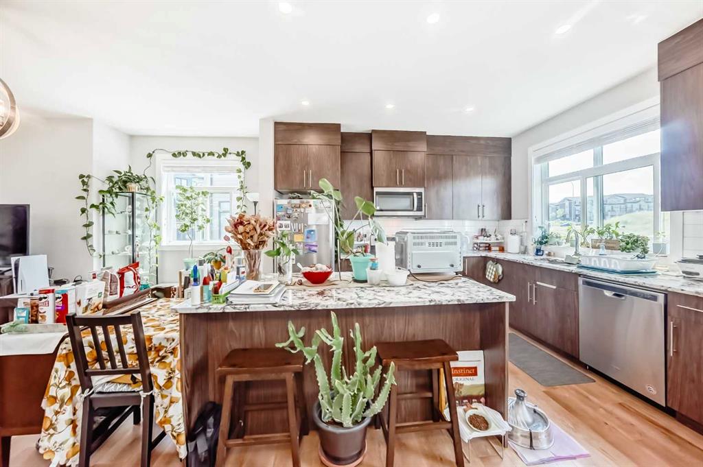 118 Sage Meadows Gardens NW photo 4