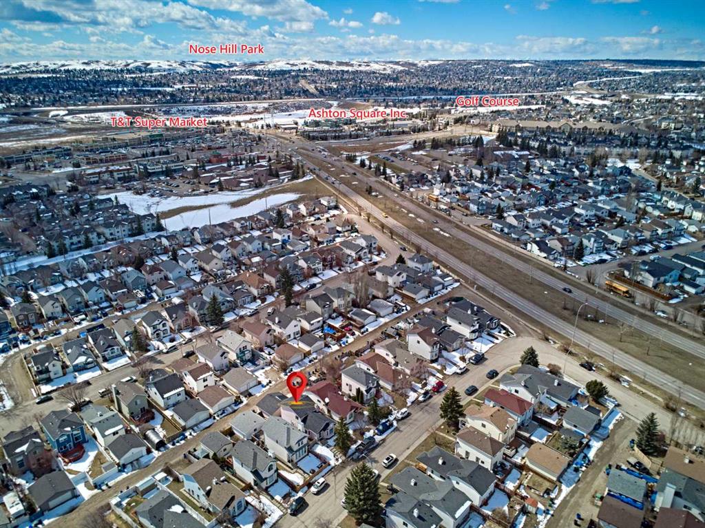 152 HARVEST GOLD Heights NE photo 3