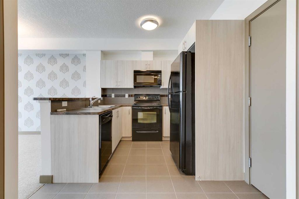 2420 34 Avenue SW #210 photo 4