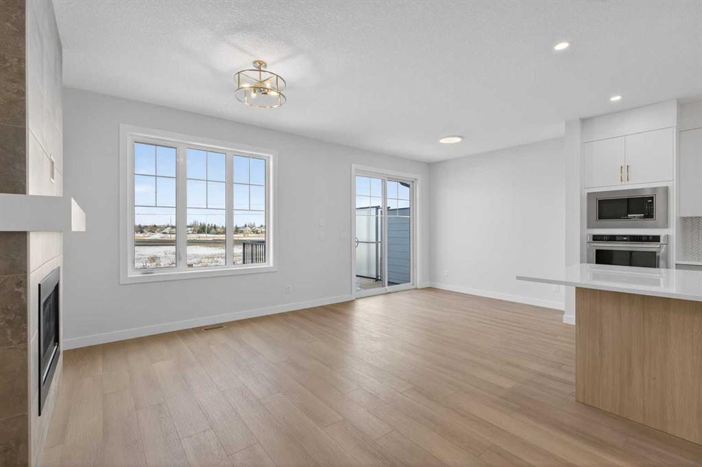 159 Greenwich Drive NW photo 4