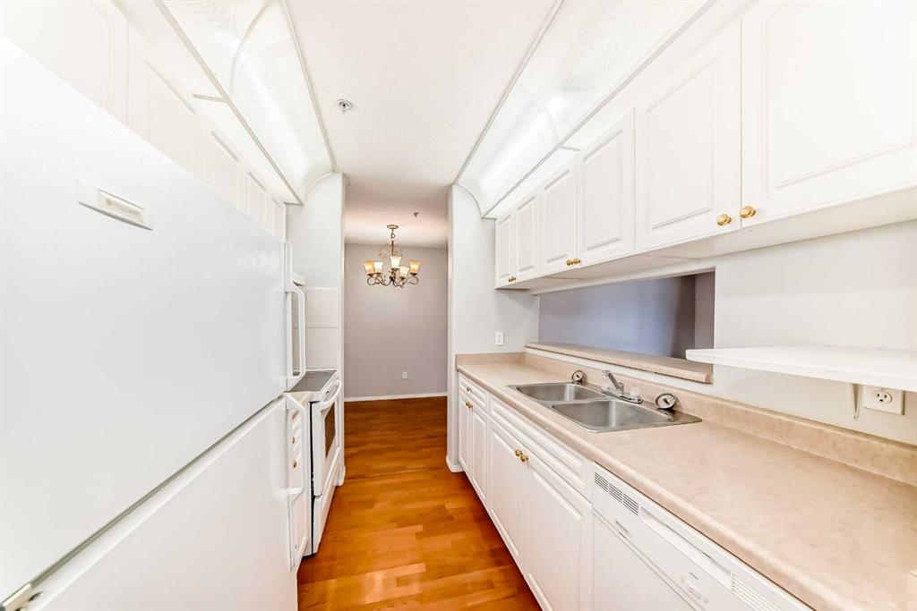 20 Harvest Rose Park NE #2110 photo 4