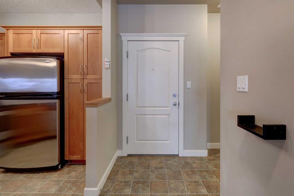 10 Discovery Ridge Close SW #209 photo 3