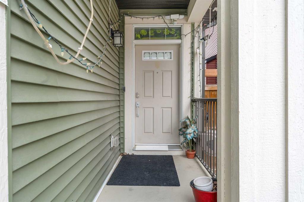 288 Evansborough Way NW photo 3