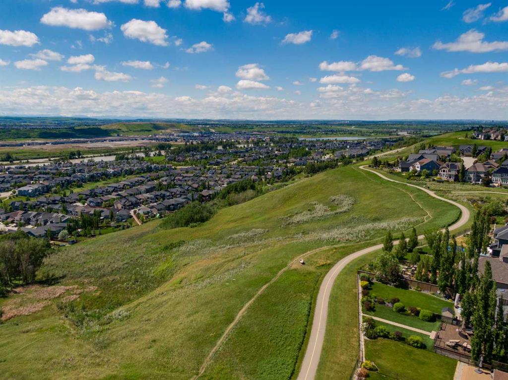 223 Cranarch Terrace SE photo 3