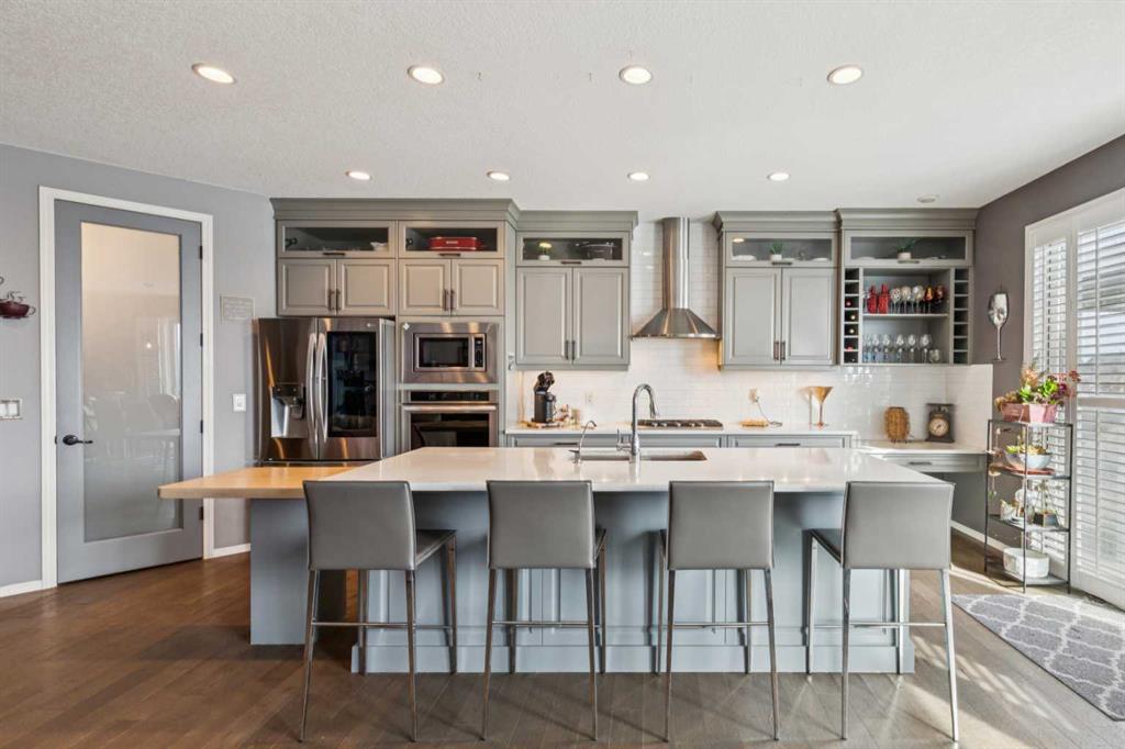 223 Cranarch Terrace SE photo 4