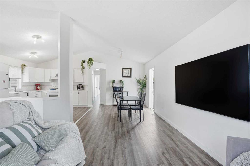 113 Mt Lorette Place SE photo 4