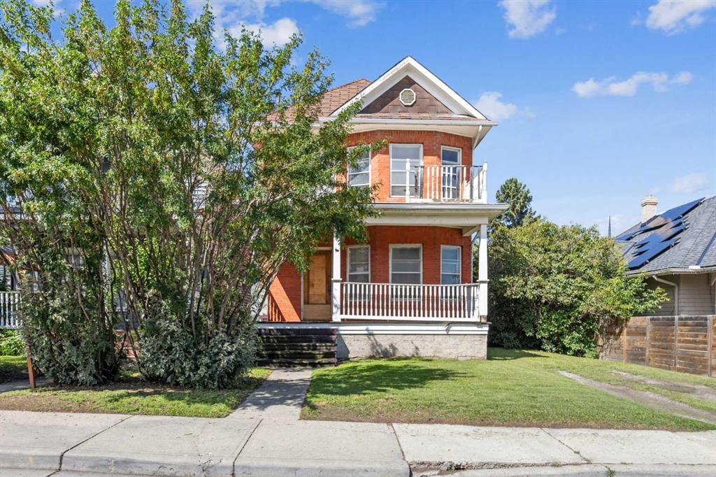 1823 18A Street SW photo 2