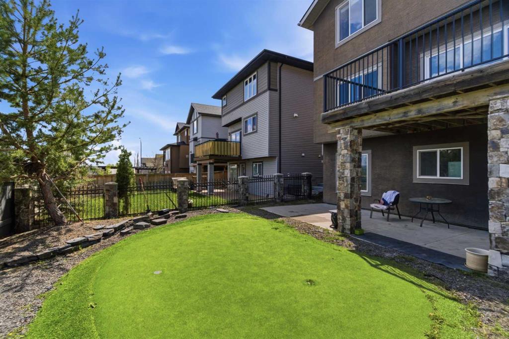 21 Evansview Manor NW photo 4