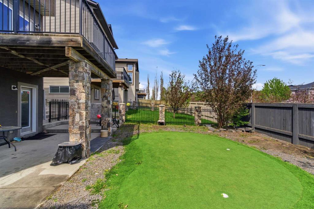 21 Evansview Manor NW photo 5