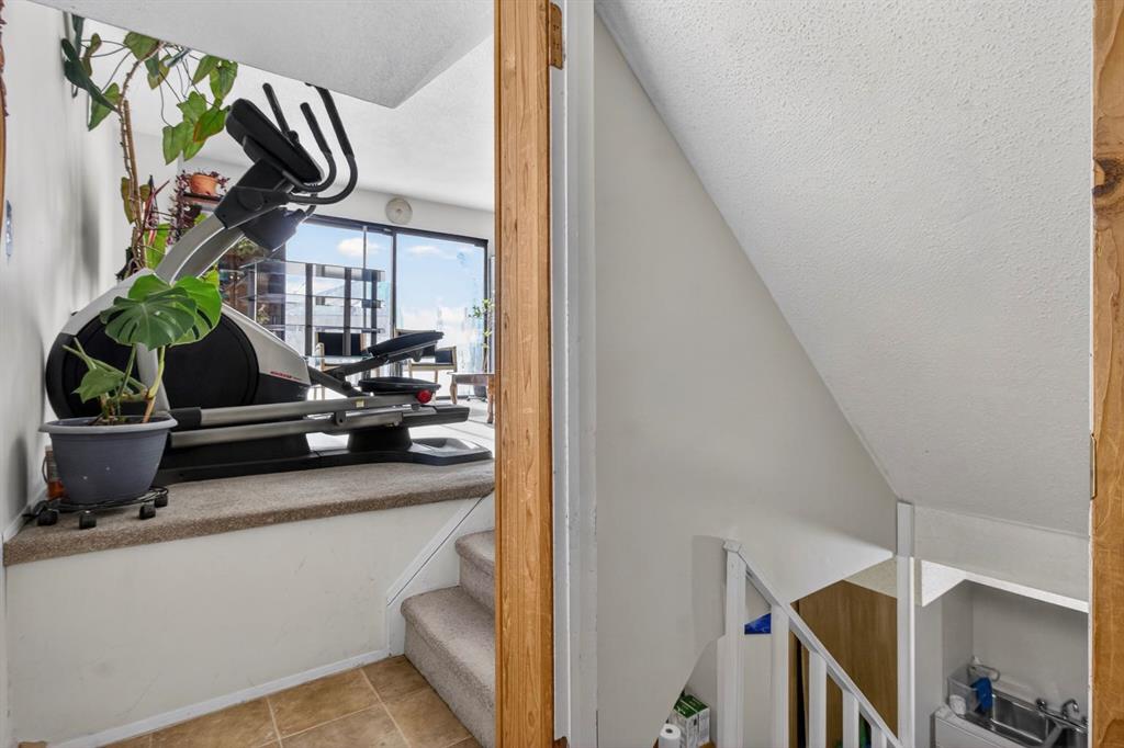31 Templeby Way NE photo 4