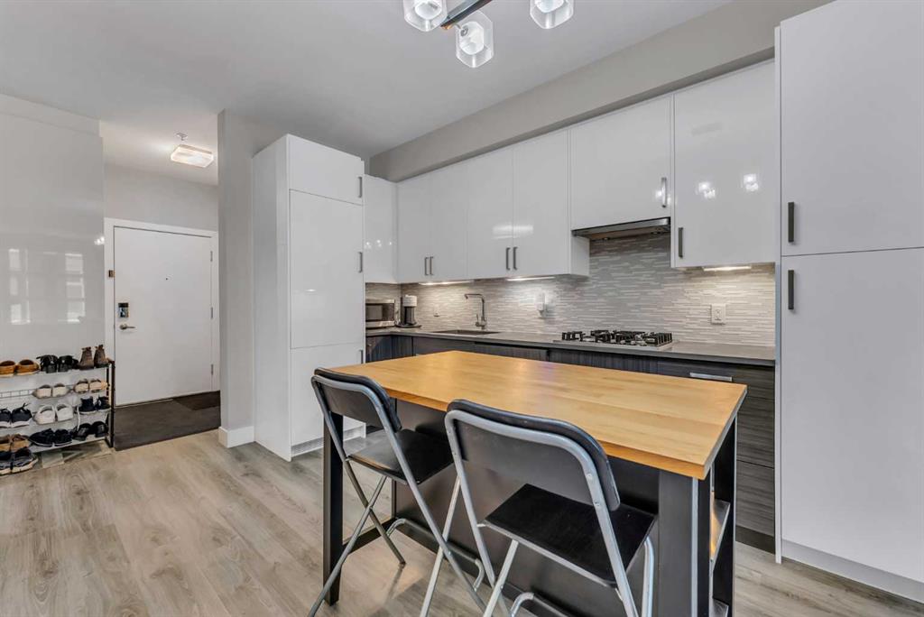 515 4 Avenue NE #102 photo 4
