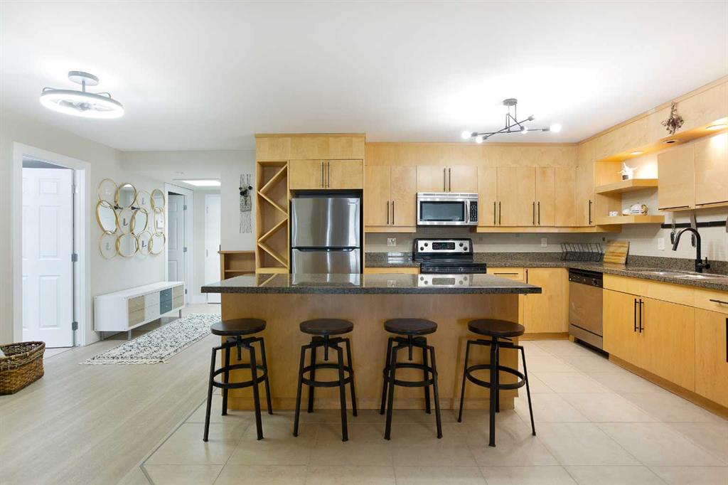 350 4 Avenue NE #102