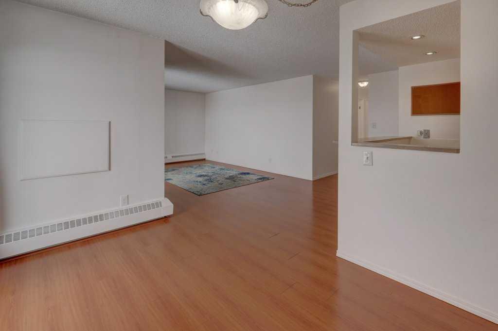 8604 48 Avenue NW #811 photo 3