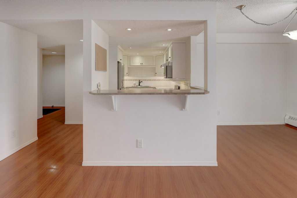 8604 48 Avenue NW #811 photo 4