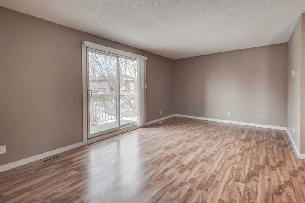 11452 8 Street SW photo 4