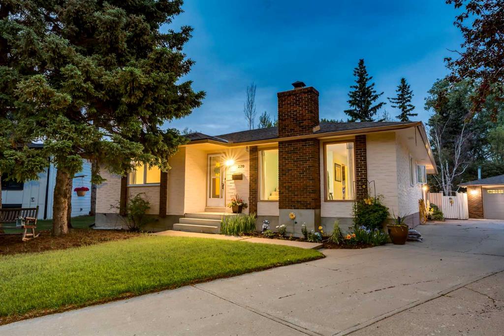 220 Oakridge Place SW