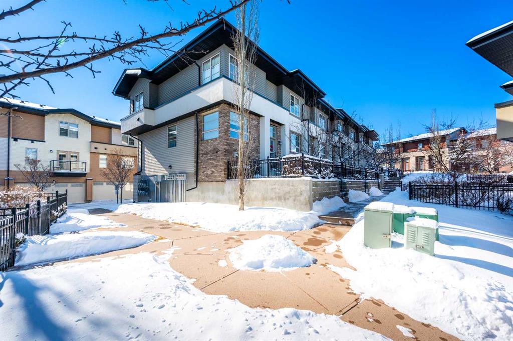 57 Aspen Hills Common SW photo 2