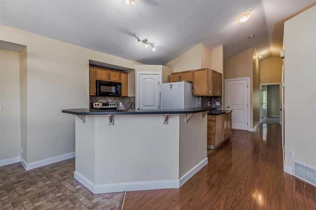 211 Saddlebrook Way NE photo 4