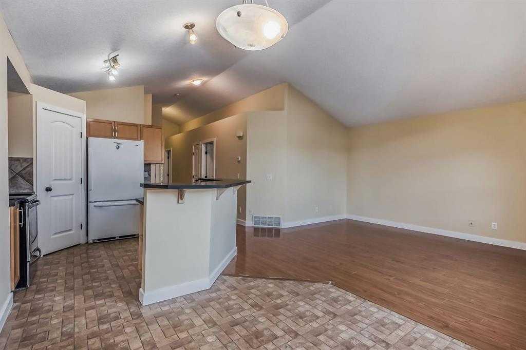 211 Saddlebrook Way NE photo 5