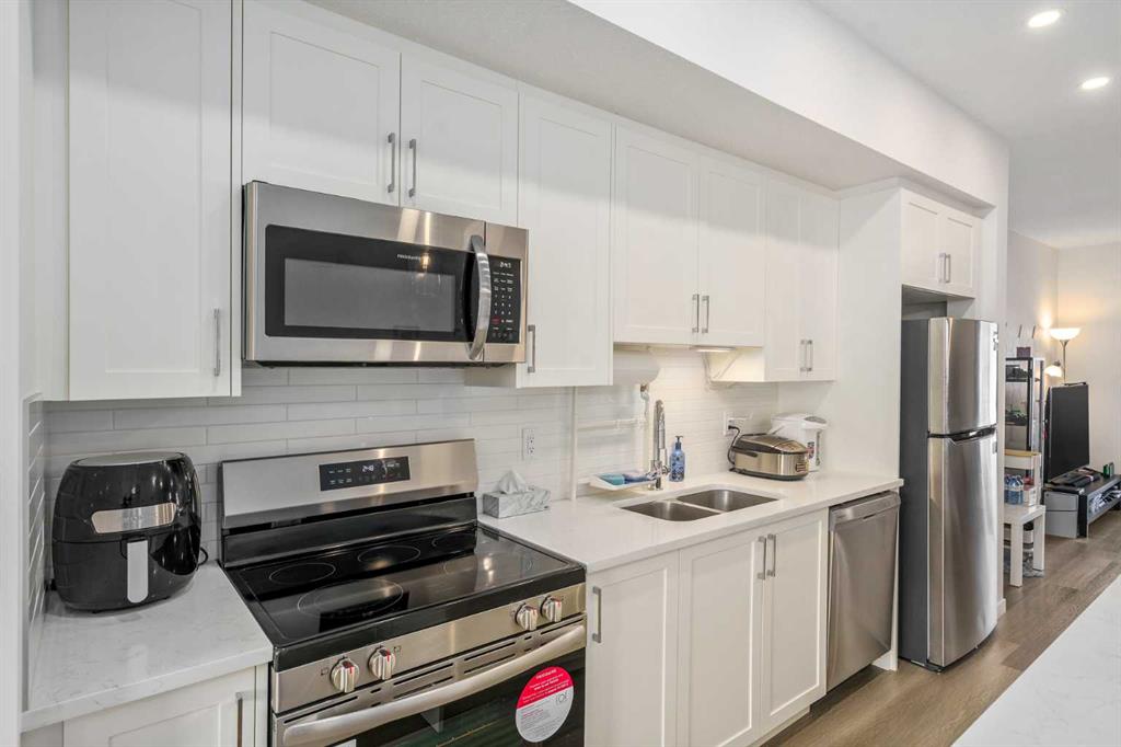 628 Copperstone Manor SE photo 4