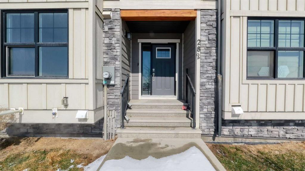 282 Alpine Avenue SW photo 2
