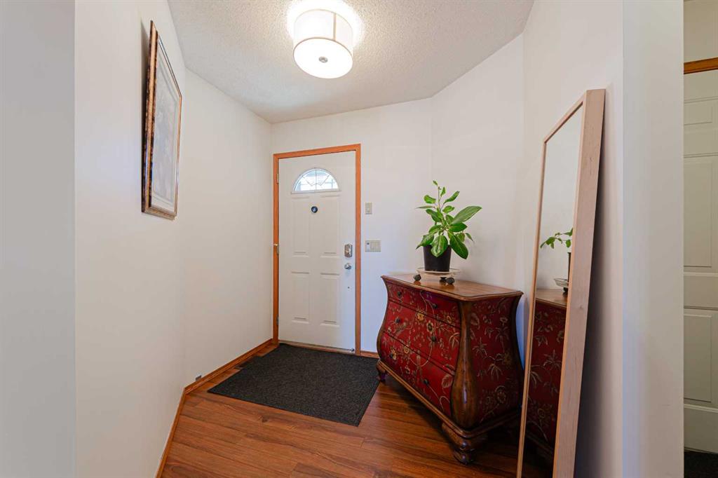 20 Somerset Drive SW photo 3