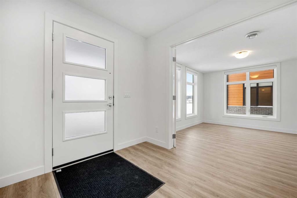 8323 8 Avenue SW photo 3