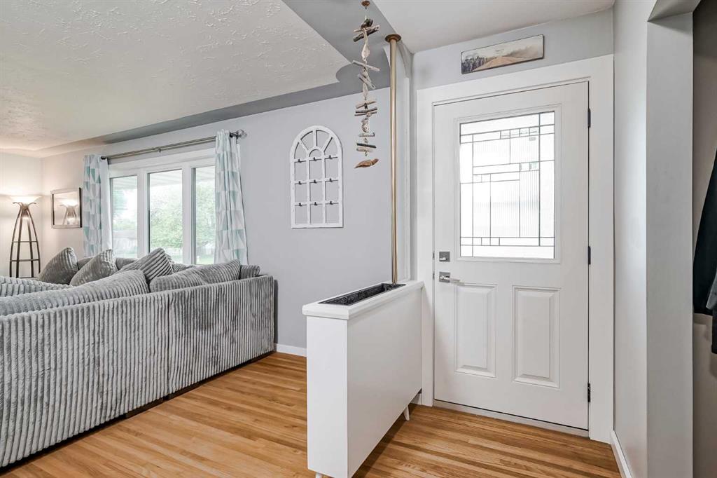 1204 18 Street NE photo 5