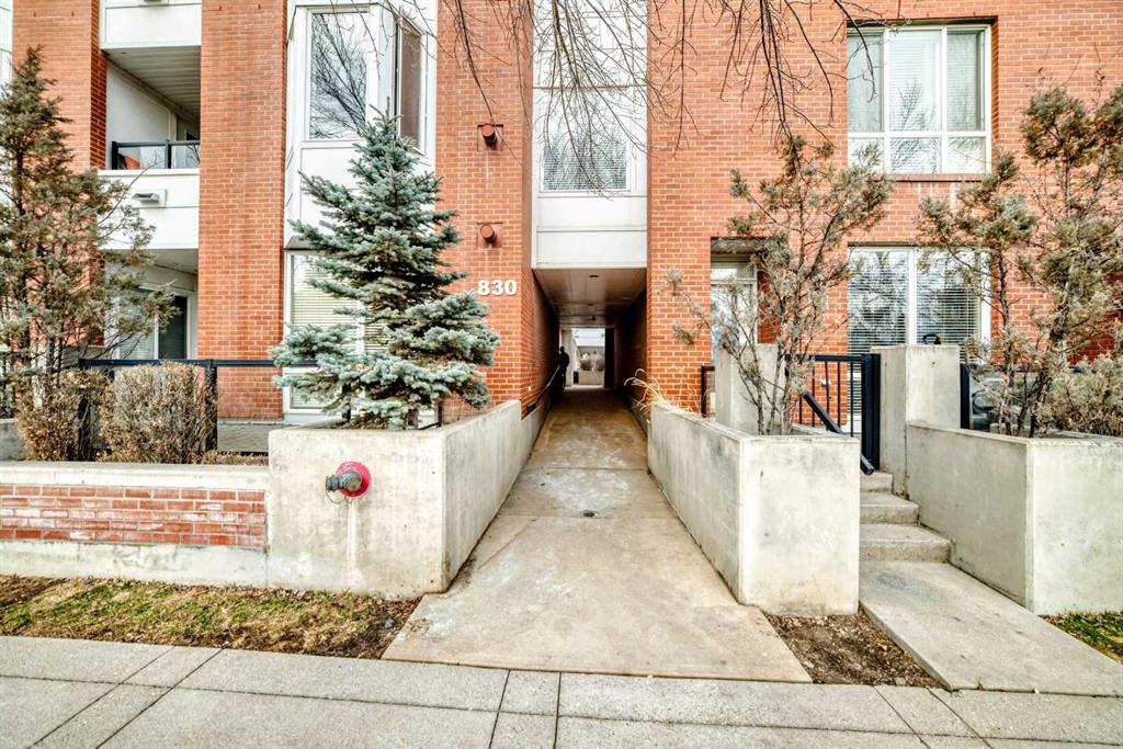 830 Centre Avenue NE #204 photo 3