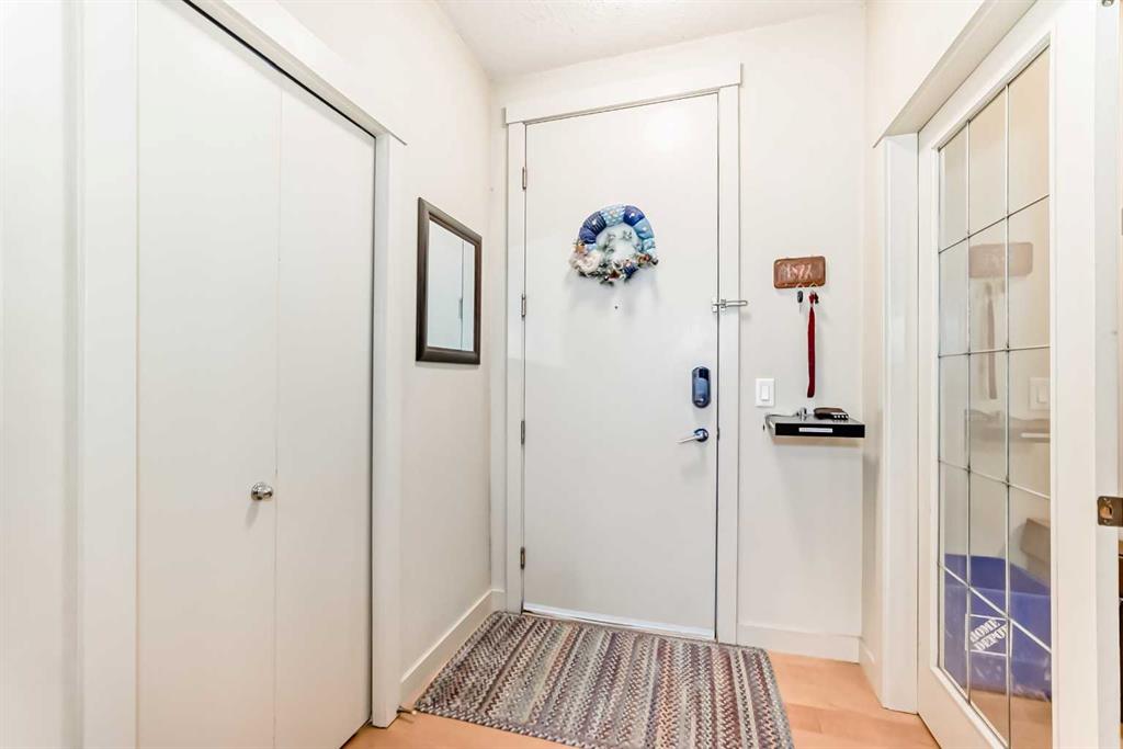 830 Centre Avenue NE #204 photo 4