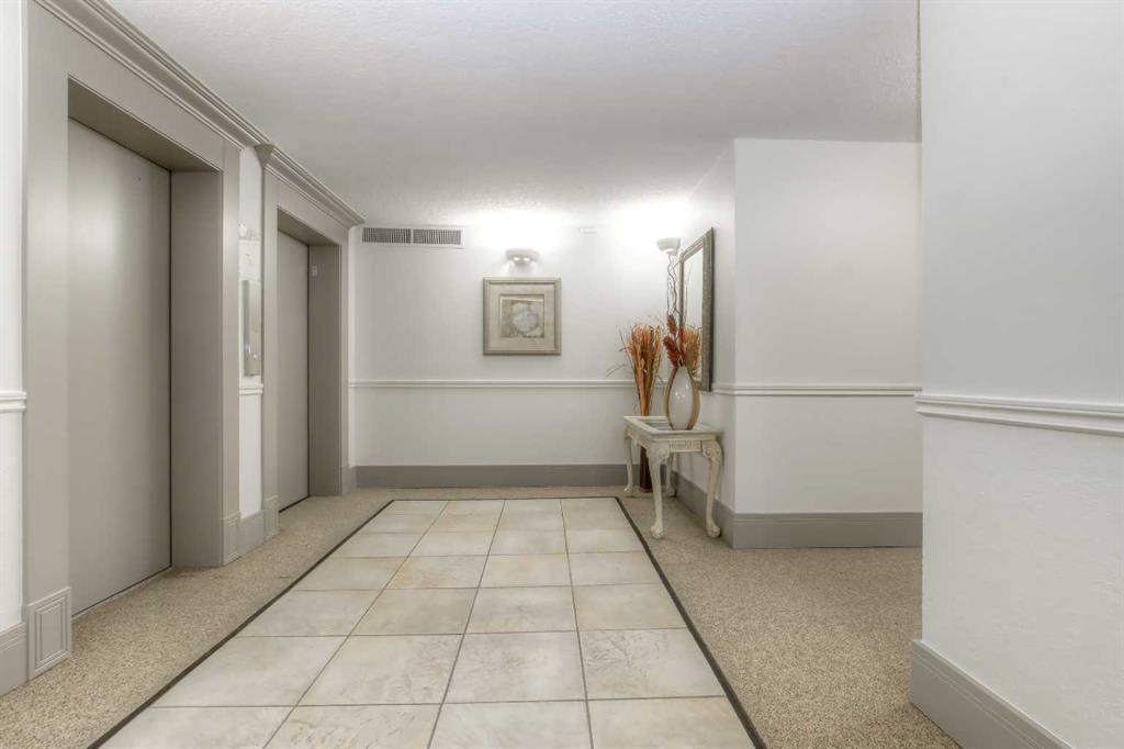 4603 Varsity Drive NW #804 photo 3