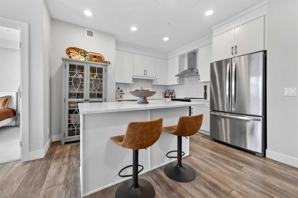 8355 19 Avenue SW #210 photo 5