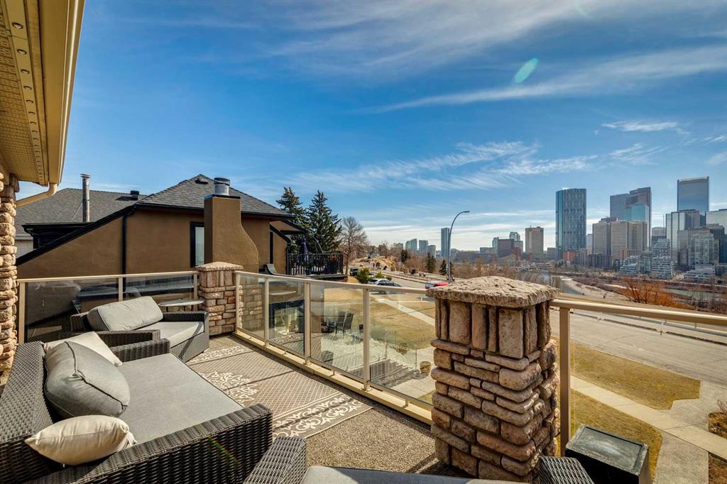 228 Crescent Road NW photo 2
