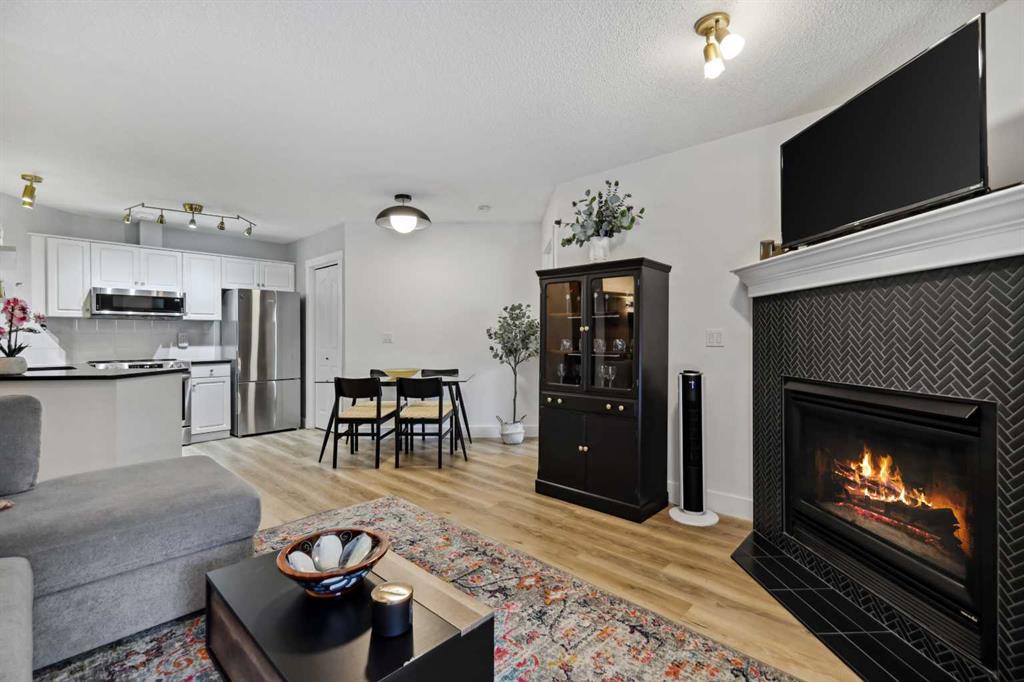 10 Sierra Morena Mews SW #210 photo 4