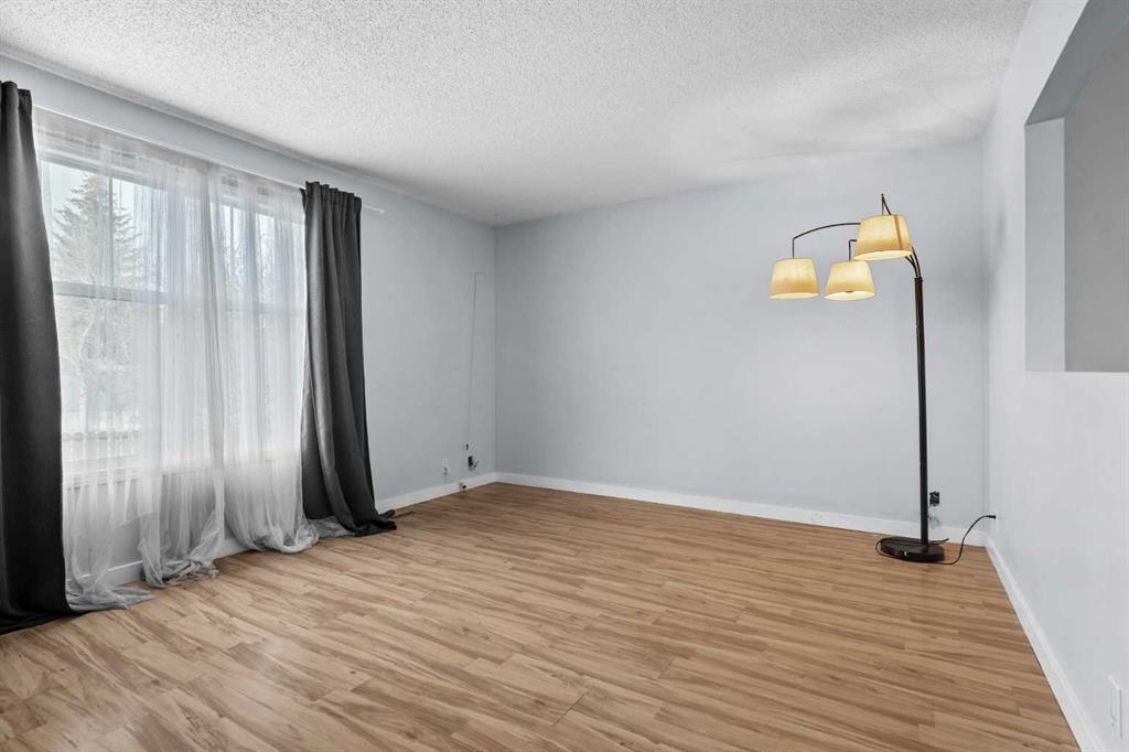 8510 Centre Street NE photo 4