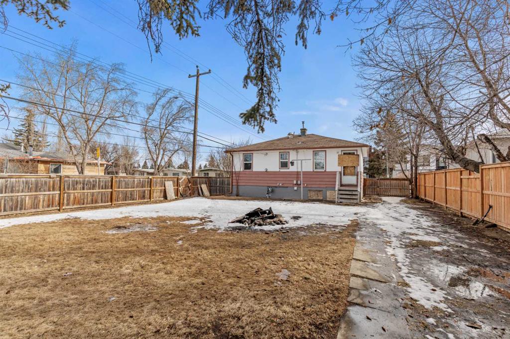 1403 43 Street SW photo 2