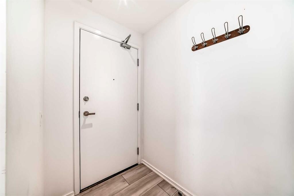 615 6 Avenue SE #1210 photo 2