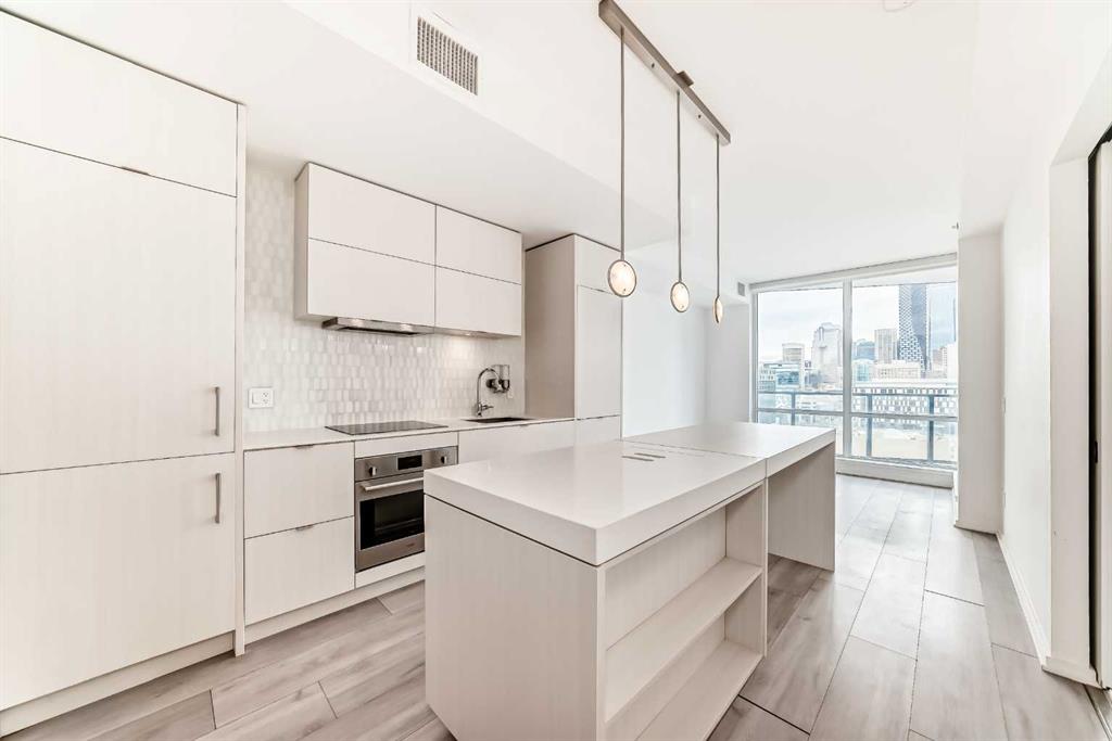615 6 Avenue SE #1210 photo 3