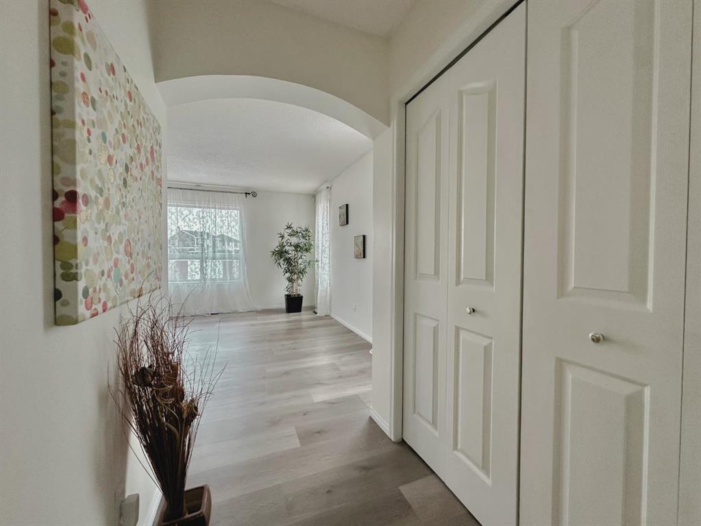 139 Bridlewood Circle SW photo 3