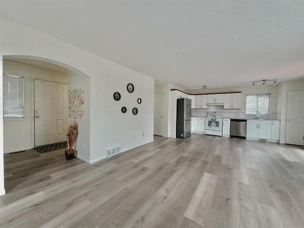 139 Bridlewood Circle SW photo 5