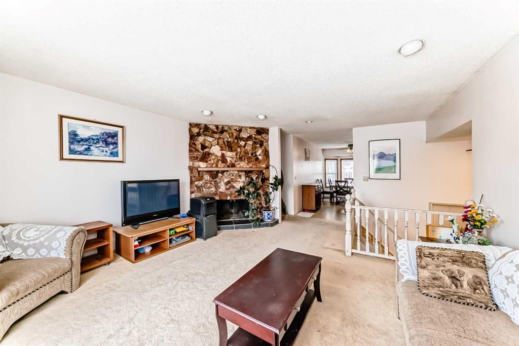224 Berwick Way NW photo 3