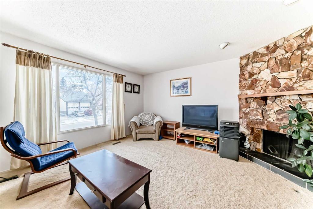 224 Berwick Way NW photo 4