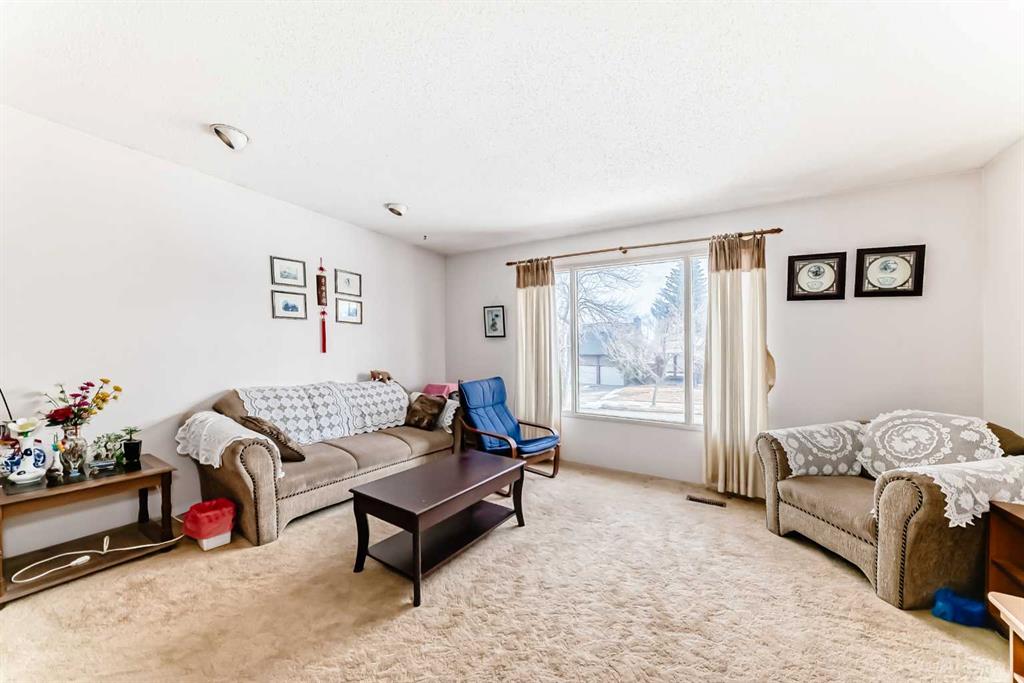 224 Berwick Way NW photo 5