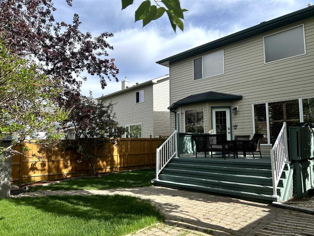 182 Harvest Creek Close NE photo 2